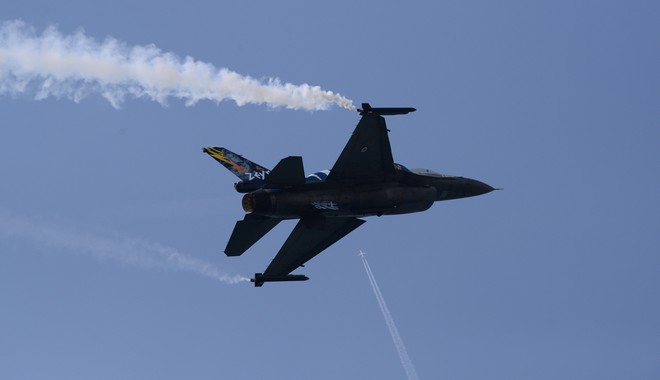 Έπεσαν οι υπογραφές για την αναβάθμιση των F-16