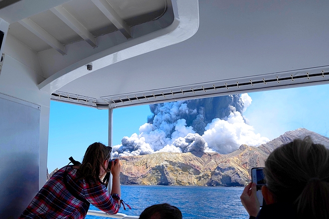 Έκρηξη ηφαιστείου στη Νέα Ζηλανδία: Εννέα οι αγνοούμενοι – Με σοβαρά εγκαύματα οι τραυματίες