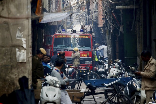 Τραγωδία στην Ινδία: Πυρκαγιά σε εργοστάσιο – Τουλάχιστον 43 νεκροί