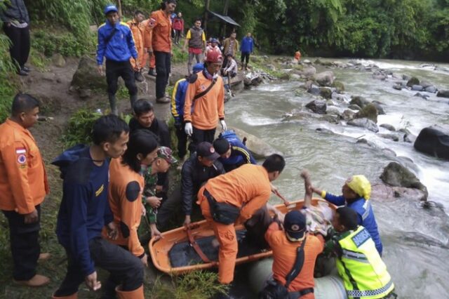 Ινδονησία: Στους 28 οι νεκροί από την πτώση λεωφορείου σε χαράδρα
