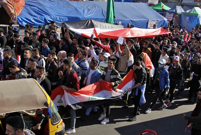 Ιράκ: Στο πόδι και πάλι με χιλιάδες διαδηλωτές στους δρόμους