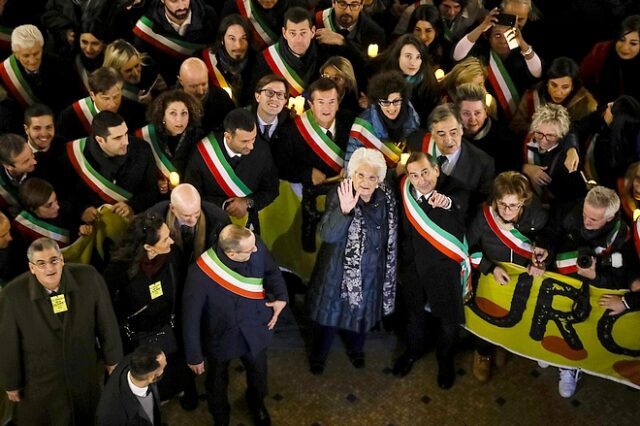 Ιταλία: Σπουδαίο αντιφασιστικό μήνυμα – 600 δήμαρχοι στο πλευρό επιζήσασας Ολοκαυτώματος