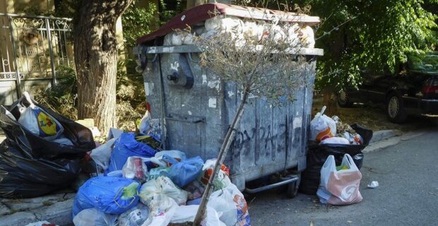 Καλαμάτα: Συνελήφθη η μητέρα που πέταξε το μωρό της στα σκουπίδια