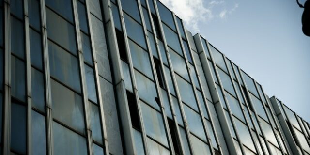 Τριήμερο πένθος στην Περιφέρεια Αττικής: Αναβάλλεται φωταγώγηση Χριστουγεννιάτικου Δέντρου