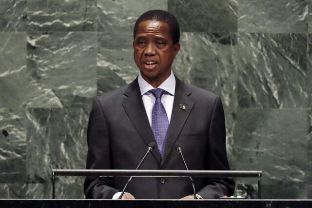 Ζάμπια: Ο πρόεδρος “σφάζει” τον μισθό του μετά την αύξηση της τιμής του ρεύματος κατά 115%