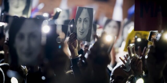 Μάλτα: Κορυφώνεται η κρίση σχετικά με την έρευνα για τη δολοφονία της Καρουάνα Γκαλιζία