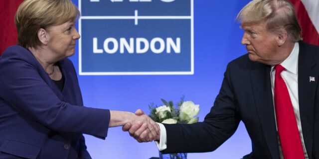 Μέρκελ: “Πρόοδος θα καταγραφεί στις εμπορικές συμφωνίες ΗΠΑ-ΕΕ με τη Φον ντερ Λάιεν”
