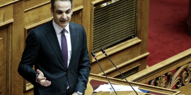 Ποια είναι τελικά η μεσαία τάξη και τι σχέση έχει με τη γραβάτα