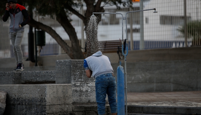 Μόρια: Μετανάστες έκλεισαν τον δρόμο ζητώντας καλύτερες συνθήκες διαβίωσης