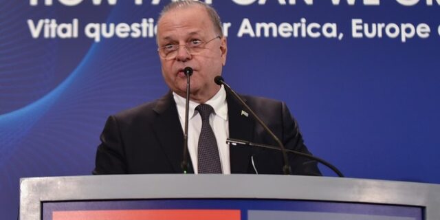 Τελετή αναγόρευσης του επιχειρηματία Ε. Μυτιληναίου σε Επίτιμο Διδάκτορα