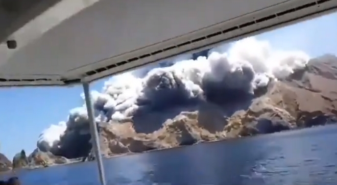 Έκρηξη ηφαιστείου στη Νέα Ζηλανδία: Λιγοστεύουν οι ελπίδες για επιζώντες