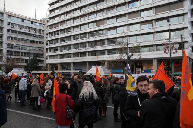 ΟΤΟΕ: 24ωρη απεργία στην Τράπεζα Πειραιώς και στάσεις εργασίας