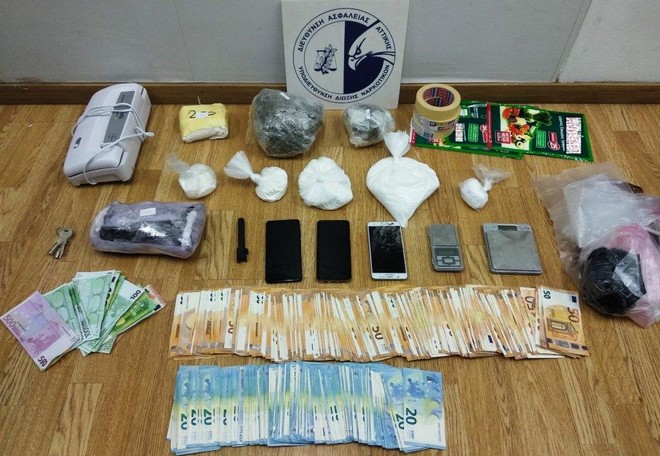 Συνελήφθησαν διακινητές ναρκωτικών στην Καλλιθέα κατά την διάρκεια αγοραπωλησίας