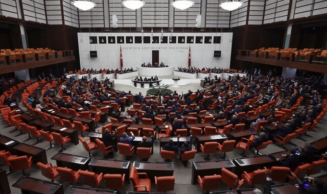 Συμφωνία Τουρκίας – Λιβύης: Εγκρίθηκε από κοινοβουλευτική επιτροπή