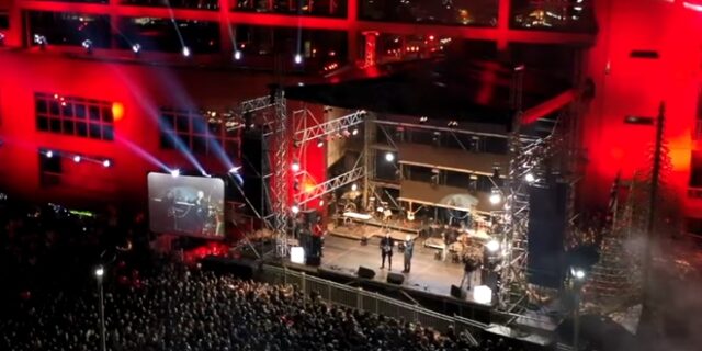 Δήμος Περιστερίου: Φωταγώγηση χριστουγεννιάτικου δέντρου με τον Αργυρό