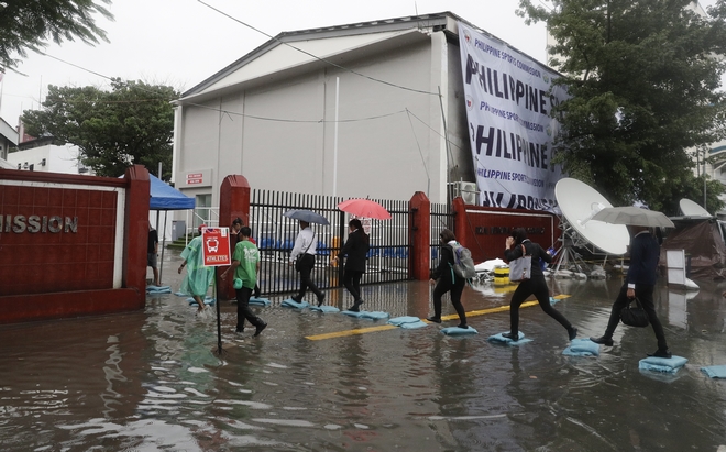 Φιλιππίνες: Χριστούγεννα με καταστροφές από τον τυφώνα Φανφόν