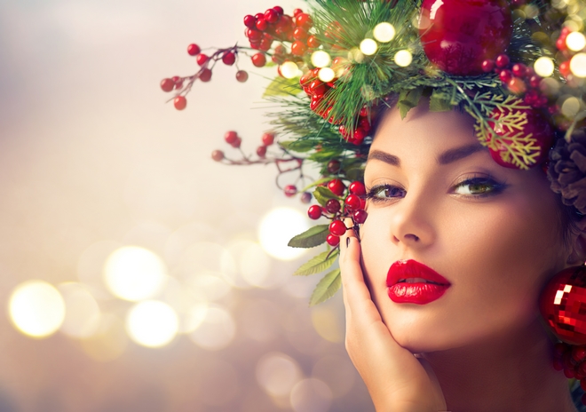 Welcome Christmas! Ποιες θεραπείες ομορφιάς θα σε κάνουν να λάμψεις ως τα Χριστούγεννα;