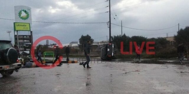 Κρήτη: Αγροτικό “καρφώθηκε” σε βενζινάδικο – Σε κρίσιμη κατάσταση ο οδηγός