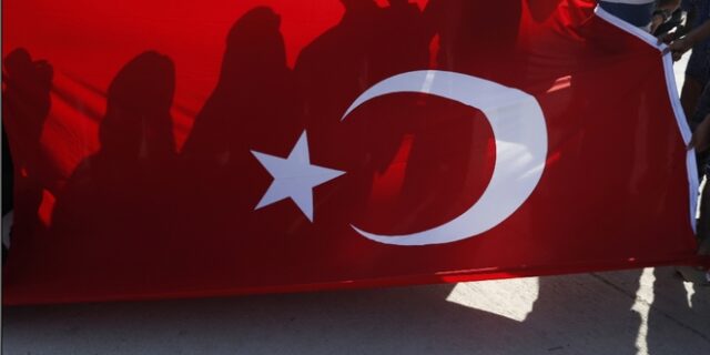 Τουρκία: “Οι Έλληνες δεν μπορούν να ξεχάσουν ότι τους ρίξαμε στο Αιγαίο” – “Εκτίθεστε” απαντά το ΥΠΕΞ