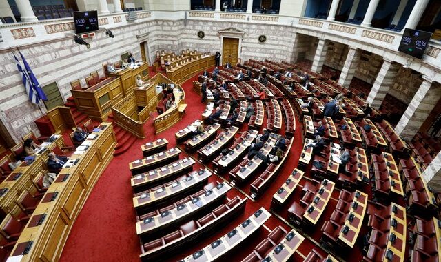 Βουλή: “Ναι” του ΣΥΡΙΖΑ επί της αρχής και των άρθρων του νομοσχεδίου για τη ψήφο των αποδήμων