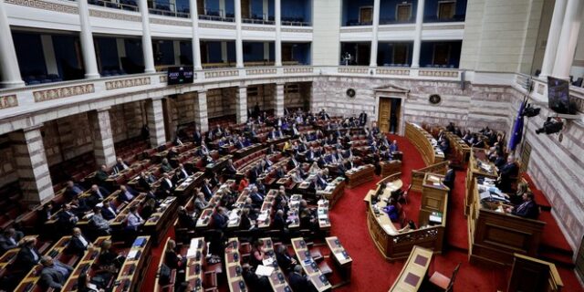 Ψήφος αποδήμων απόψε η ιστορική ψηφοφορία στη Βουλή
