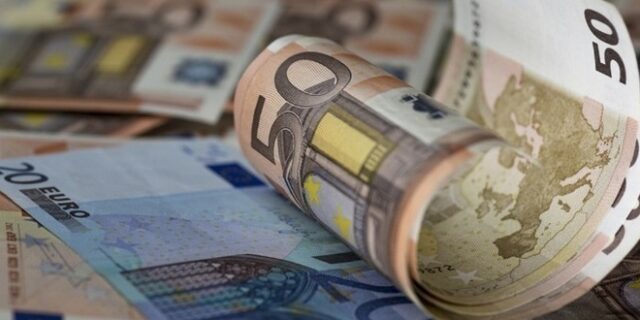 Από σήμερα η μείωση κατά 0,9% στις ασφαλιστικές εισφορές