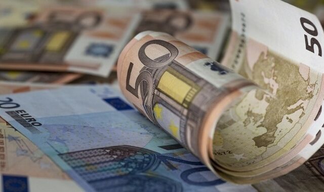 Κοινωνικό μέρισμα: Το αργότερο μέχρι την Τρίτη η πληρωμή των 215 εκατ. ευρώ