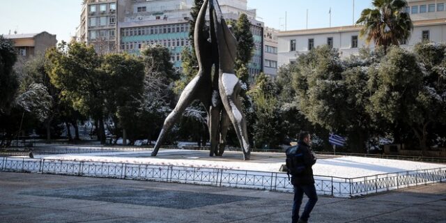 Κακοκαιρία “Ζηνοβία”: Στα λευκά η Αθήνα – Χιόνια σε αρκετές περιοχές