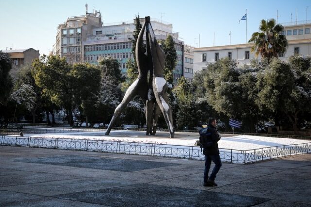 Κακοκαιρία “Ζηνοβία”: Στα λευκά η Αθήνα – Χιόνια σε αρκετές περιοχές