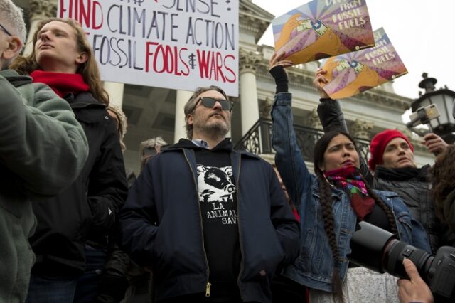Χοακίν Φίνιξ, Τζέιν Φόντα και Μάρτιν Σιν “ενωμένοι” κατά της κλιματικής αλλαγής