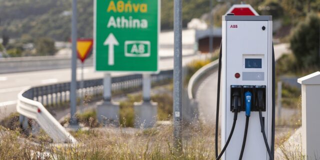 Ολυμπία Οδός: Ο πρώτος αυτοκινητόδρομος με ταχυφορτιστές