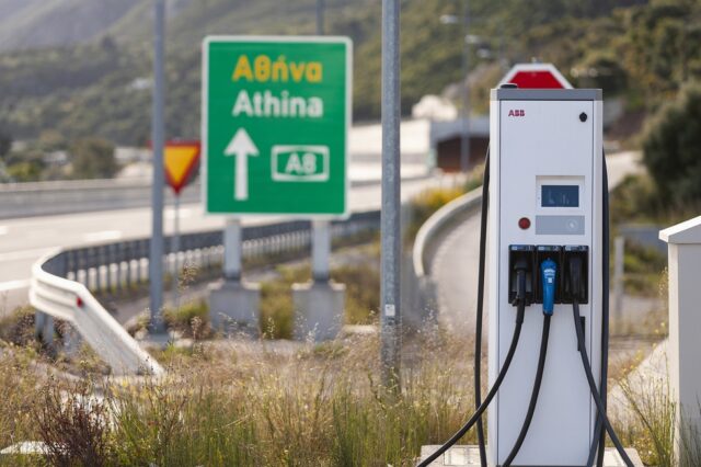 Ολυμπία Οδός: Ο πρώτος αυτοκινητόδρομος με ταχυφορτιστές