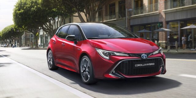 Toyota Corolla: Με όπλο τρία αμαξώματα και υβριδική τεχνολογία