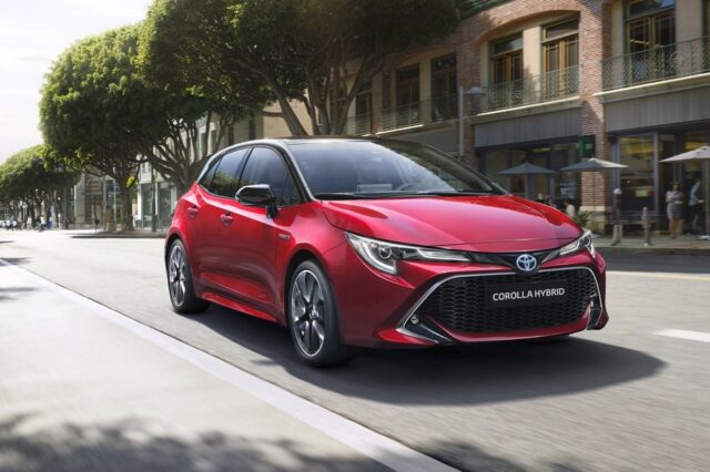 Toyota Corolla: Με όπλο τρία αμαξώματα και υβριδική τεχνολογία