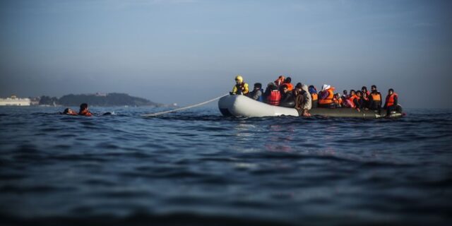 Πάνω από 300 πρόσφυγες έφτασαν στην Ελλάδα το τελευταίο 24ωρο