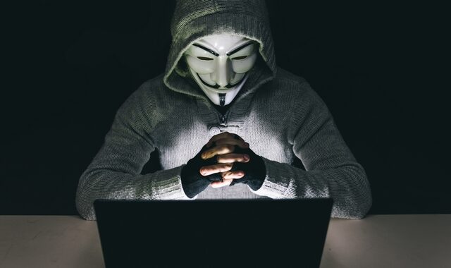 Anonymous Greece: “Έριξαν” τα τουρκικά υπουργεία Άμυνας και Εξωτερικών