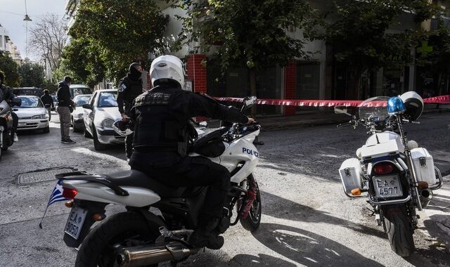 Με βαρύ οπλισμό συνελήφθησαν ο “τοξοβόλος” και η συνεργός της Ρούπα – Πρόλαβε “χτύπημα” η Αντιτρομοκρατική;