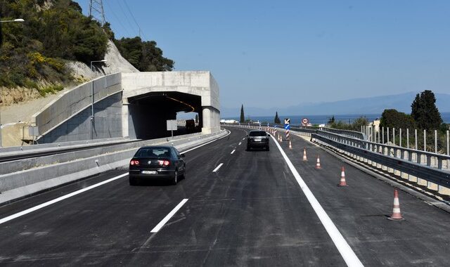 Κορονοϊός: Μόνο υπηρεσίες ταχυφαγείου στους αυτοκινητοδρόμους