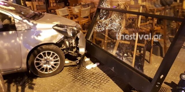 Θεσσαλονίκη: “Τρελή” πορεία για ΙΧ- Έπεσε σε τζαμαρία καφετέριας