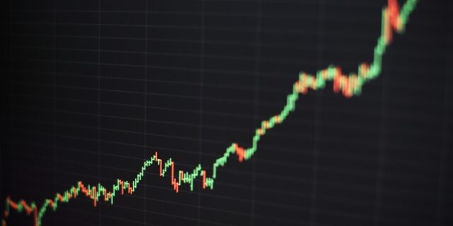 Νέο ιστορικό χαμηλό για τα ελληνικά ομόλογα