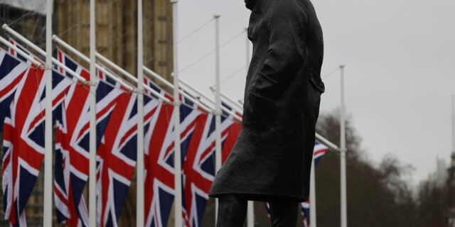 Βρετανία: Αποκλείονται ανειδίκευτοι και μη γνωρίζοντες Αγγλικά μετά το brexit