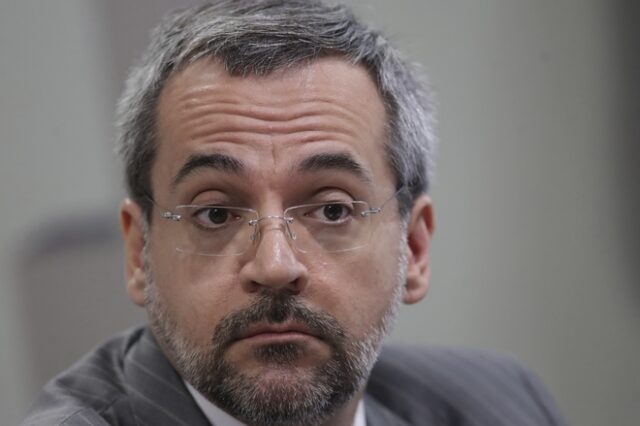 Βραζιλία: Ο υπουργός Παιδείας κάνει ορθογραφικά λάθη στο Twitter και προκαλεί “χαμό”