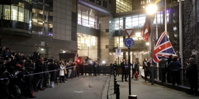Brexit: Υποστολή βρετανικής σημαίας στα ευρωπαϊκά όργανα