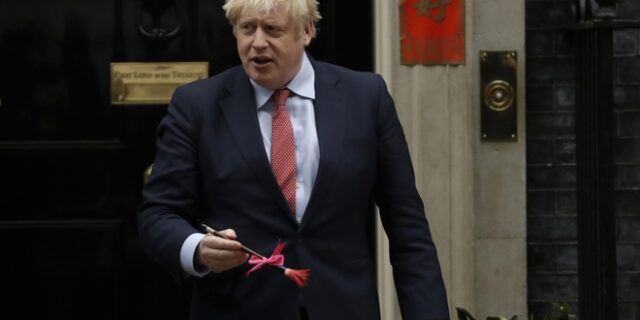 Brexit: Ο Μπόρις Τζόνσον υπέγραψε τη Συμφωνία Αποχώρησης