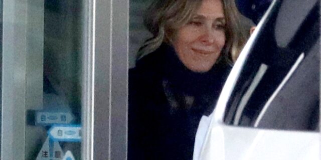 Κάρλος Γκοσν: Ένταλμα σύλληψης σε βάρος της συζύγου του