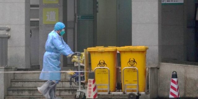 Κοροναϊός στην Κίνα: Στα 571 τα επιβεβαιωμένα κρούσματα – Σε καραντίνα η πόλη Ουχάν
