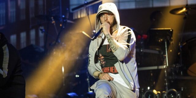 Δήμαρχος Μάντσεστερ για Eminem: “Είναι αξιοθρήνητος”