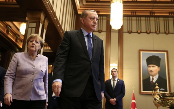 Διάσκεψη Βερολίνου: Η Bild “καρφώνει” Μέρκελ ότι υποτάχθηκε στον Ερντογάν