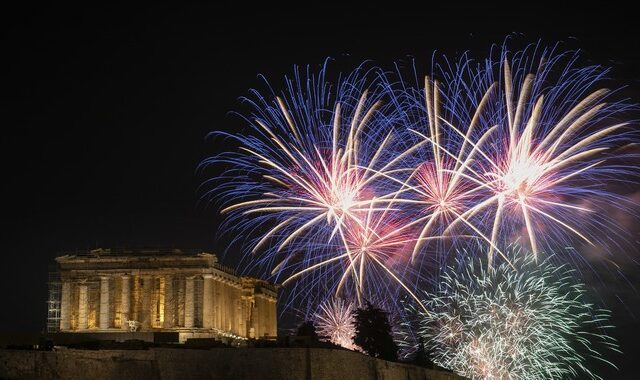 Φαντασμαγορικό το καλωσόρισμα του 2020 – Η Ελλάδα και ο κόσμος υποδέχτηκαν τον νέο χρόνο