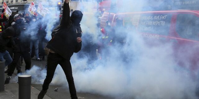 Γαλλία: Πάνω από 30 συλλήψεις σε διαδηλώσεις των “κίτρινων γιλέκων”